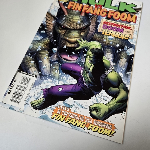 Marvel Hulk vs Fin Fang Foom Comic Book - Picture 3 of 6